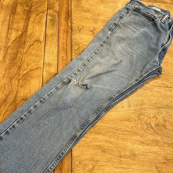 Levi 505 Light Wash Jeans - Picture 2 of 7